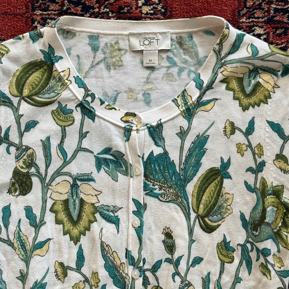 Ann Taylor LOFT M Blue & Green Floral Print on White Short Sleeve Cardigan - Picture 2 of 5